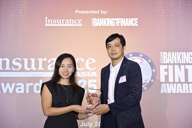 &Ocirc;ng Phạm Thanh T&ugrave;ng - Đại diện F88 nhận giải thưởng Ứng dụng di động của năm tại Lễ trao giải ABF 2025 diễn ra tại Singapore ng&agrave;y 8/7/2025. &nbsp;