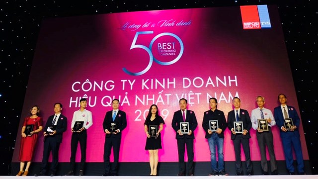 Tập đo&agrave;n Bảo Việt được trao danh hiệu Doanh nghiệp Việt tỷ đ&ocirc; v&agrave; Top 50 c&ocirc;ng ty kinh doanh hiệu quả nhất Việt Nam.
