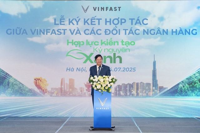 VinFast v&#224; 12 ng&#226;n h&#224;ng, tổ chức t&#224;i ch&#237;nh chung tay hỗ trợ người d&#226;n h&#224; nội chuyển sang xe điện - Ảnh 3