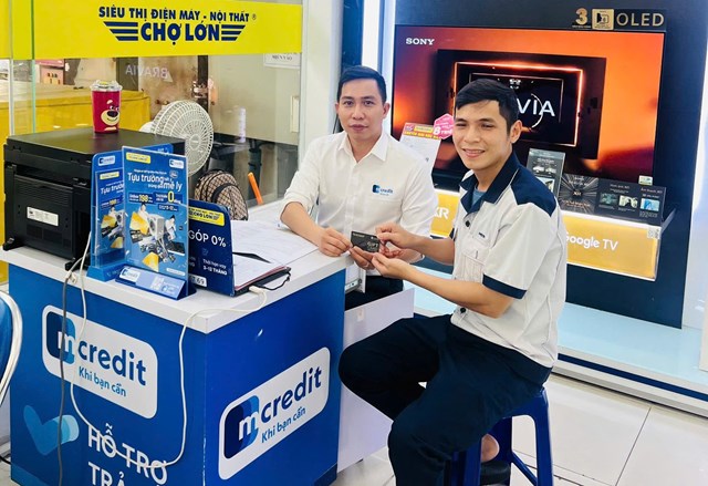 Mcredit sẻ chia c&#249;ng đồng b&#224;o bị ảnh hưởng bởi b&#227;o lũ - Ảnh 1