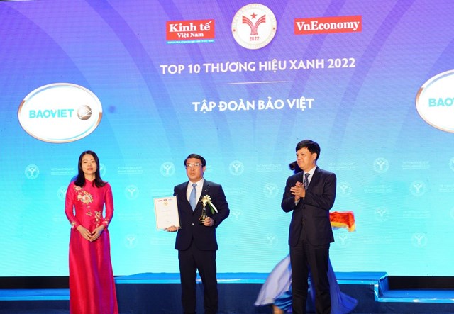 Tập đo&#224;n Bảo Việt (BVH) dẫn đầu trong Top 10 Thương hiệu Xanh năm 2022 - Ảnh 1