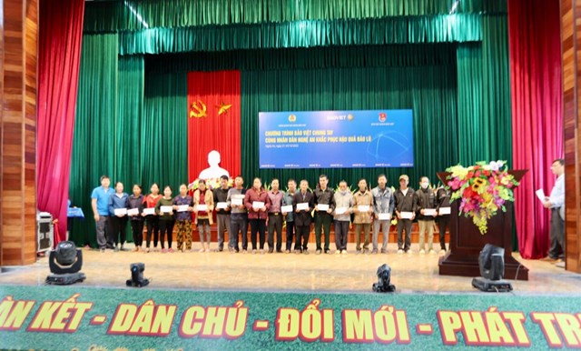 C&#225;n bộ Bảo Việt đ&#243;ng g&#243;p ủng hộ đồng b&#224;o bị b&#227;o lũ tại Nghệ An gần 1 tỷ đồng  - Ảnh 1