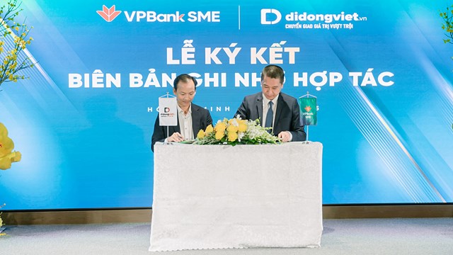 CEO Di Động Việt và đại diện VPBank hy vọng hai bên sẽ hợp tác lâu dài với nhiều hạng mục mang tính tiên phong trong năm 2025.