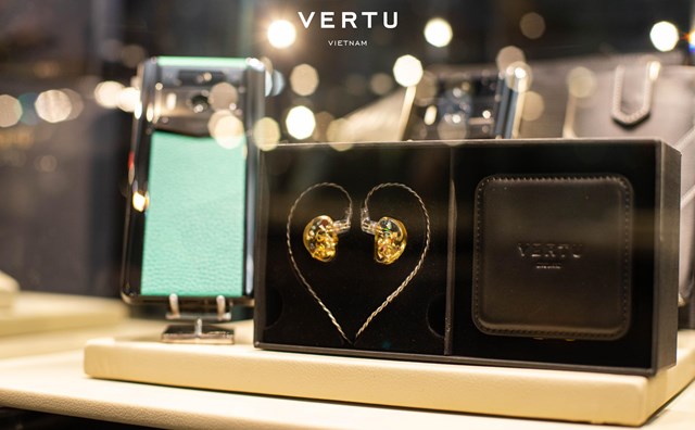 Vertu Việt Nam còn có rất nhiều sản phẩm phụ kiện cao cấp, phù hợp để khách hàng chọn làm quà tặng. 