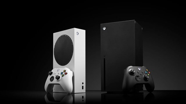 Bảng điều khiển Xbox Series S (L) v&agrave; Xbox Series X của Microsoft.