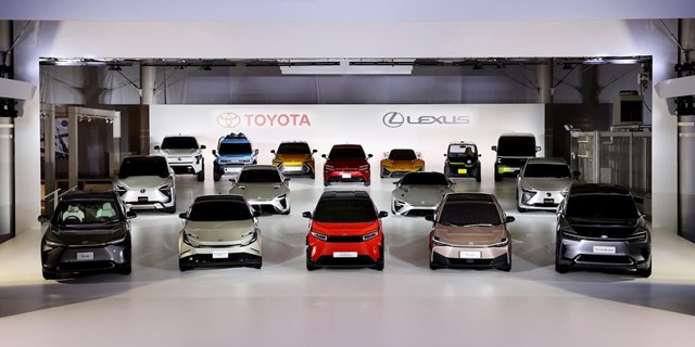 Toyota: Theo đuổi xe điện, kh&#244;ng từ bỏ xe hybrid v&#224; xe pin nguy&#234;n liệu kh&#225;c - Ảnh 1