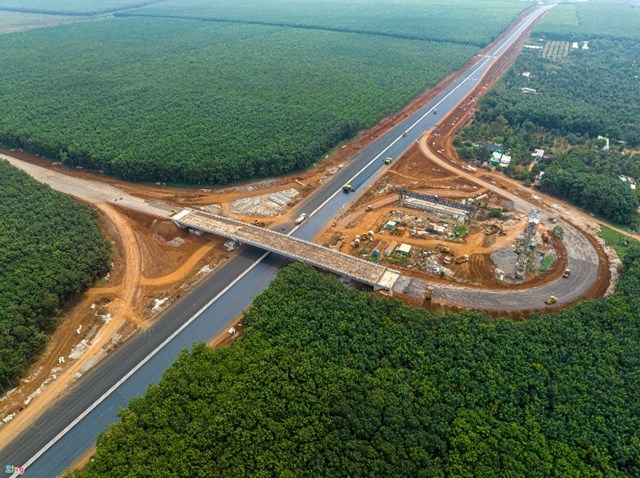 Cao tốc Dầu Gi&acirc;y &ndash; Phan Thiết trước thời điểm th&ocirc;ng xe to&agrave;n tuyến&nbsp;(Nguồn: ZingNews)