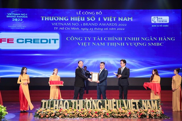 FE CREDIT nhận giải thưởng Thương hiệu số 1 Việt Nam 2022 - Ảnh 1