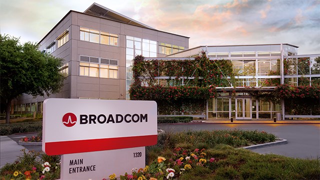 Thương vụ th&#226;u t&#243;m 61 tỷ USD của Broadcom gặp kh&#243; - Ảnh 1