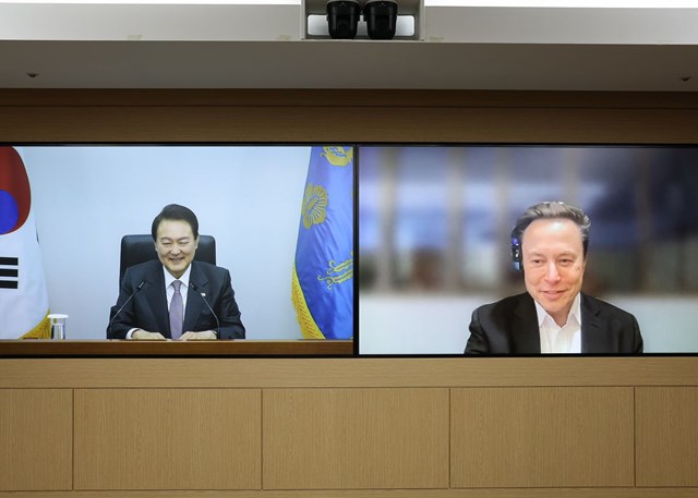 Cuộc điện đ&agrave;m giữa Tổng thống H&agrave;n Quốc&nbsp;Yoon Suk-yeol v&agrave; Elon Musk.
