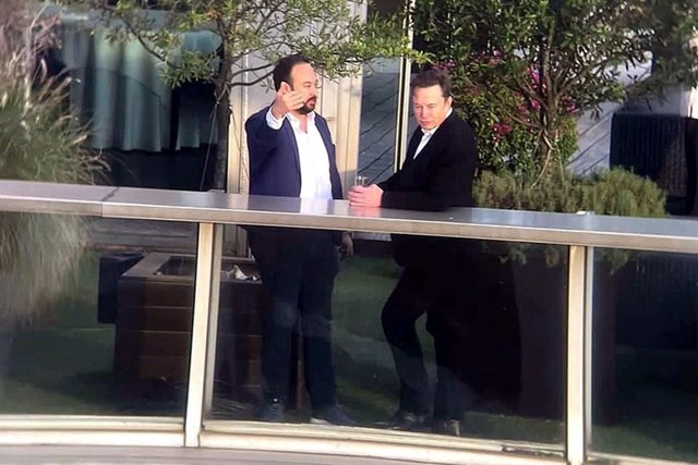 Tỷ ph&uacute; Elon Musk trong chuyến thăm tới Nuevo Leon, Mexico.